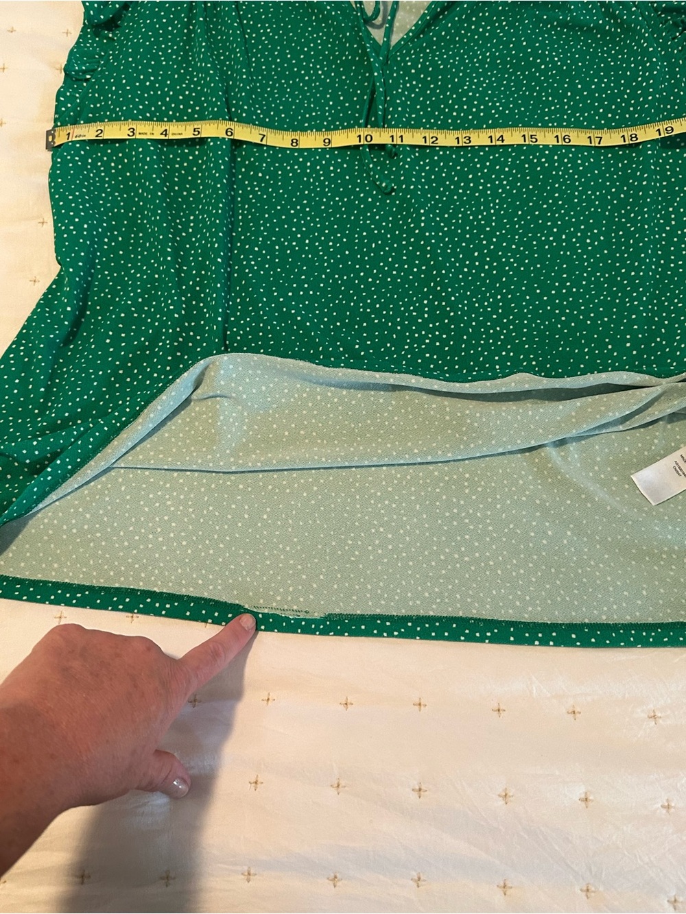 Adrianna Papell Green Polka Dot Ruffle-Neck Blouse - Like New-Hem Flaw Size XL - Picture 8 of 9